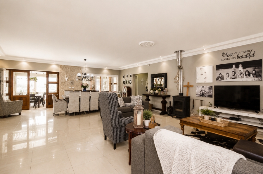 4 Bedroom Property for Sale in Yzerfontein Western Cape